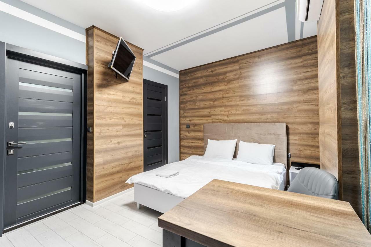 Balabana Red Apartment Lviv Eksteriør billede